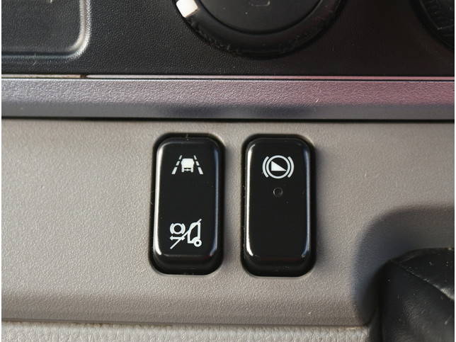 三菱ふそうキャンター平ボディ小型（2t・3t）[写真30]