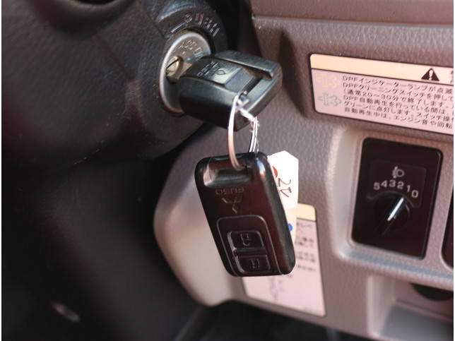 三菱ふそうキャンター平ボディ小型（2t・3t）[写真35]