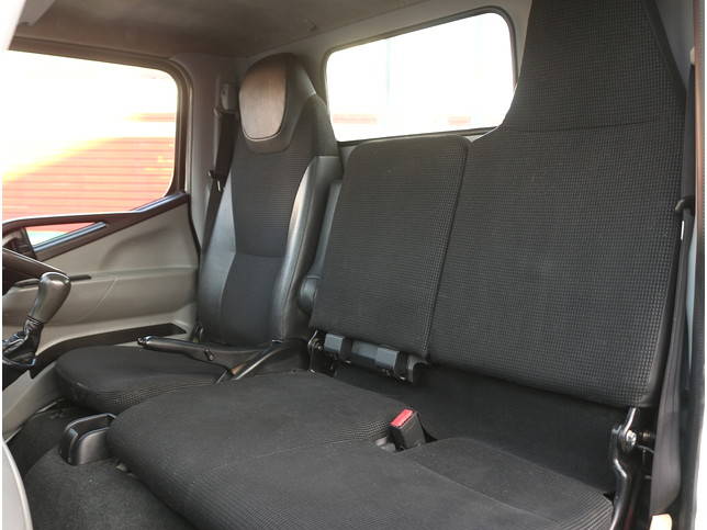 三菱ふそうキャンター平ボディ小型（2t・3t）[写真38]