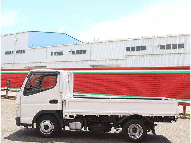 三菱ふそうキャンター平ボディ小型（2t・3t）[写真06]