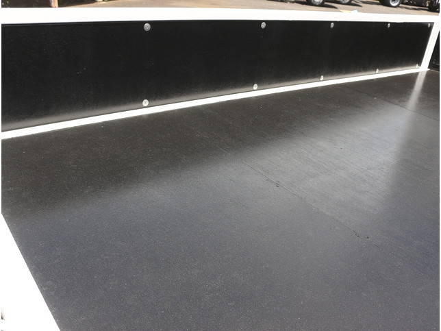 三菱ふそうキャンター平ボディ小型（2t・3t）[写真08]