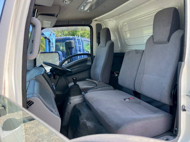 いすゞエルフ冷凍車（冷蔵車）小型（2t・3t）[写真29]