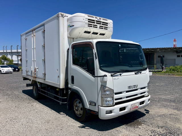 いすゞエルフ冷凍車（冷蔵車）小型（2t・3t）[写真03]