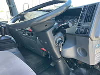 いすゞエルフ冷凍車（冷蔵車）小型（2t・3t）[写真32]