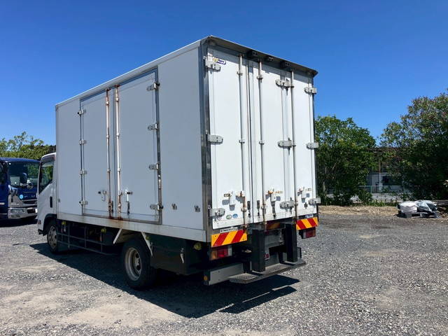 いすゞエルフ冷凍車（冷蔵車）小型（2t・3t）[写真04]