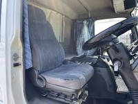 いすゞフォワードアルミウイング中型（4t）[写真30]