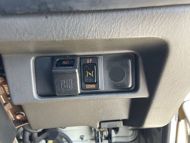 いすゞフォワードアルミウイング中型（4t）[写真37]