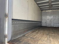 いすゞフォワードアルミウイング中型（4t）[写真10]