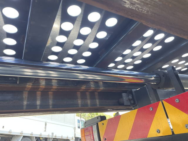 いすゞエルフセーフティローダー小型（2t・3t）[写真16]