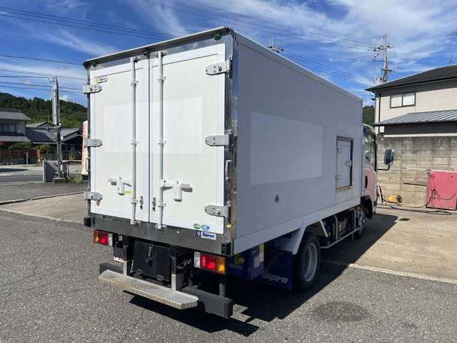 いすゞエルフ冷凍車（冷蔵車）小型（2t・3t）[写真02]