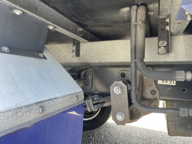 いすゞエルフ冷凍車（冷蔵車）小型（2t・3t）[写真26]