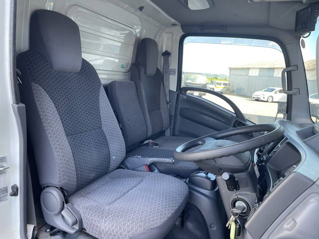 いすゞエルフ冷凍車（冷蔵車）小型（2t・3t）[写真32]