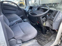 いすゞエルフ冷凍車（冷蔵車）小型（2t・3t）[写真34]