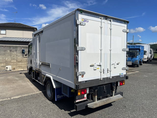 いすゞエルフ冷凍車（冷蔵車）小型（2t・3t）[写真04]