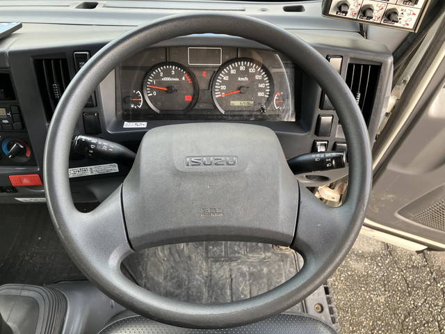 いすゞエルフパッカー車（塵芥車）小型（2t・3t）[写真33]