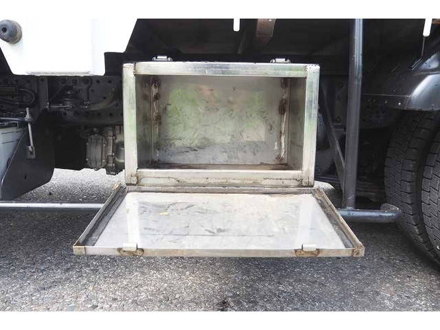 いすゞエルフアルミブロック小型（2t・3t）[写真11]