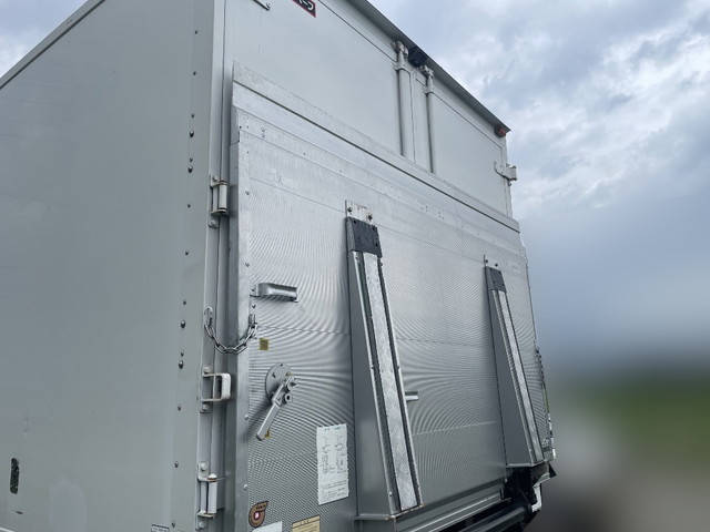 三菱ふそうファイター冷凍車（冷蔵車）中型（4t）[写真03]