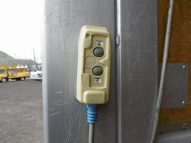 日産アトラスアルミバン小型（2t・3t）[写真27]