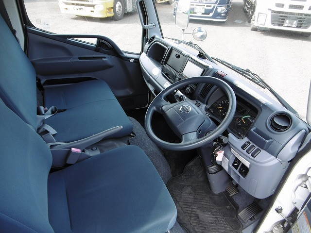 日産アトラスアルミバン小型（2t・3t）[写真07]