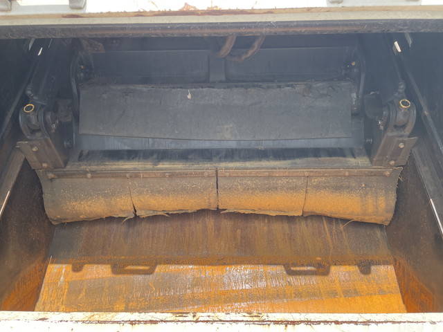 いすゞエルフパッカー車（塵芥車）小型（2t・3t）[写真11]