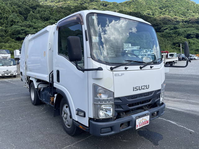 いすゞエルフパッカー車（塵芥車）小型（2t・3t）[写真03]