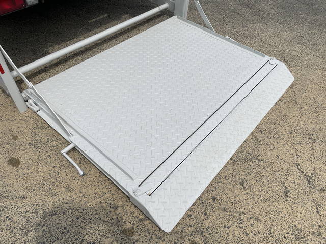 いすゞエルフダブルキャブ（Wキャブ）小型（2t・3t）[写真13]