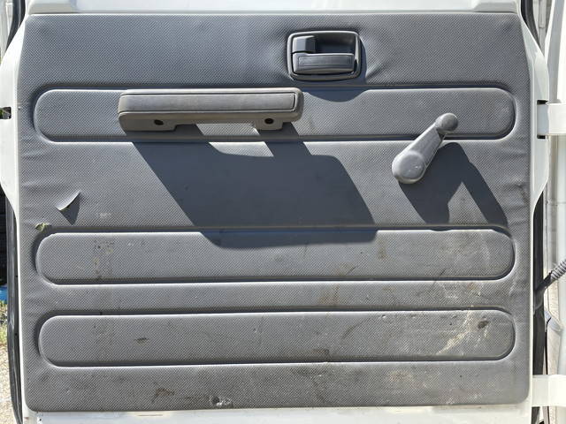 いすゞエルフダブルキャブ（Wキャブ）小型（2t・3t）[写真22]