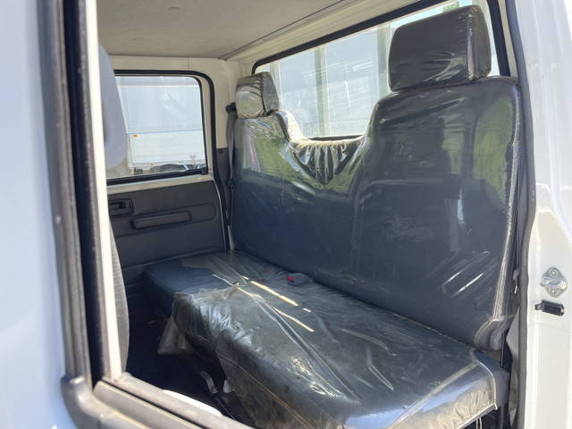 いすゞエルフダブルキャブ（Wキャブ）小型（2t・3t）[写真25]