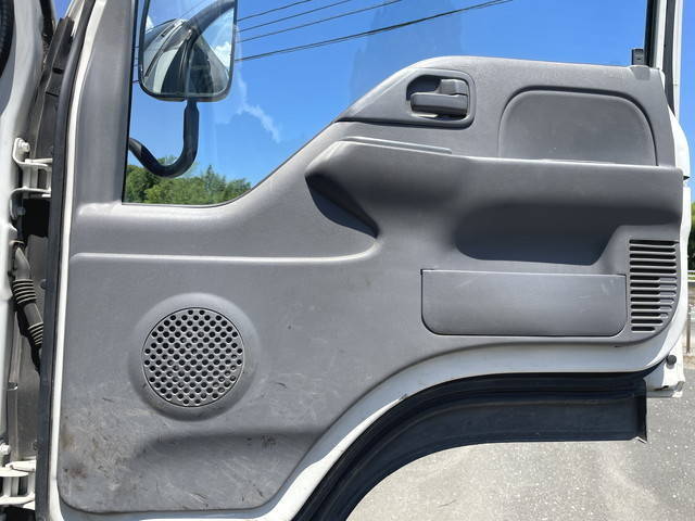 いすゞエルフダブルキャブ（Wキャブ）小型（2t・3t）[写真30]