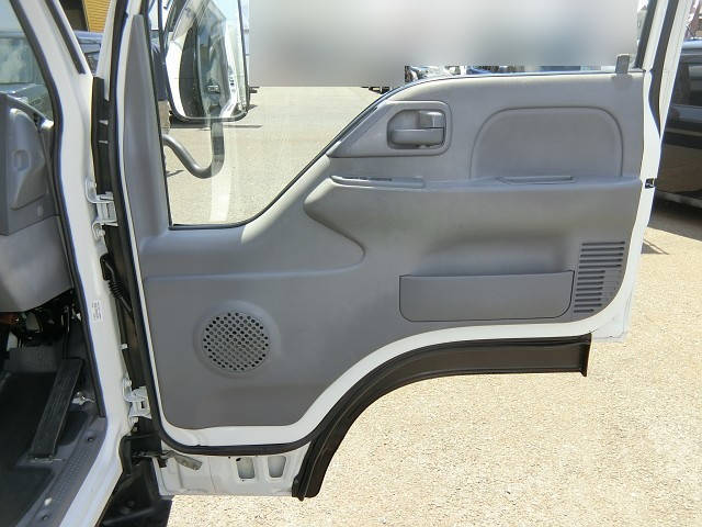 いすゞエルフアルミバン小型（2t・3t）[写真15]