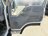 いすゞエルフアルミバン小型（2t・3t）[写真16]