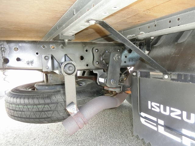 いすゞエルフアルミバン小型（2t・3t）[写真24]