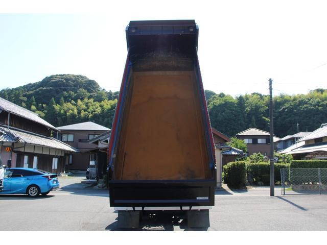 いすゞギガダンプ大型（10t）[写真13]