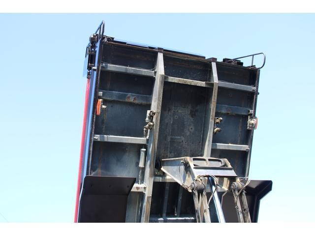 いすゞギガダンプ大型（10t）[写真16]