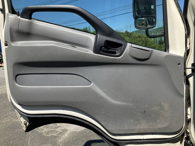 日野デュトロ平ボディ小型（2t・3t）[写真24]