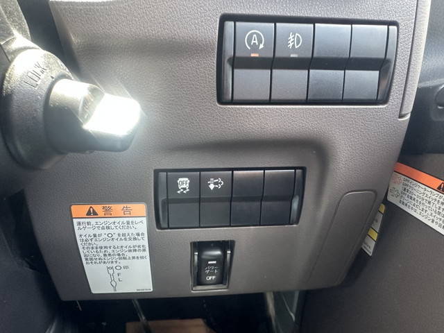 三菱ふそうキャンターダブルキャブ（Wキャブ）小型（2t・3t）[写真31]