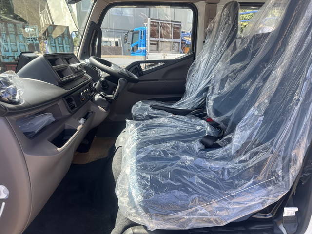 三菱ふそうキャンターダブルキャブ（Wキャブ）小型（2t・3t）[写真33]