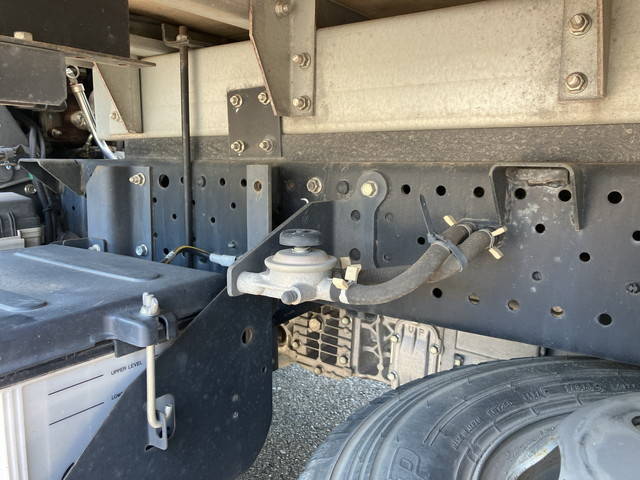 いすゞエルフアルミバン小型（2t・3t）[写真21]