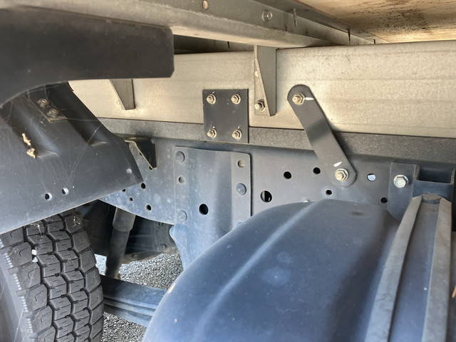 いすゞエルフアルミバン小型（2t・3t）[写真23]