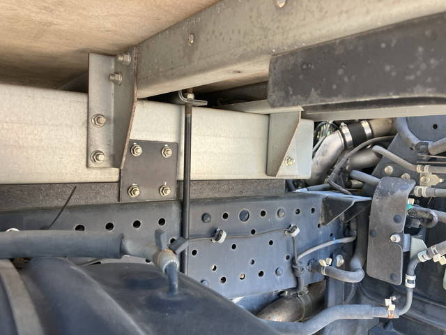 いすゞエルフアルミバン小型（2t・3t）[写真24]