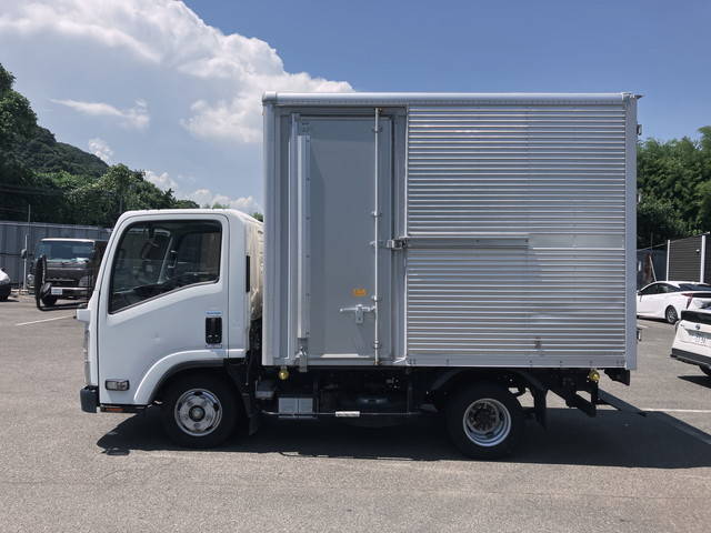 いすゞエルフアルミバン小型（2t・3t）[写真05]
