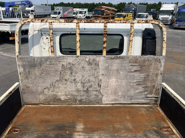 日野デュトロ平ボディ小型（2t・3t）[写真14]