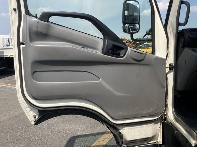 日野デュトロ平ボディ小型（2t・3t）[写真28]