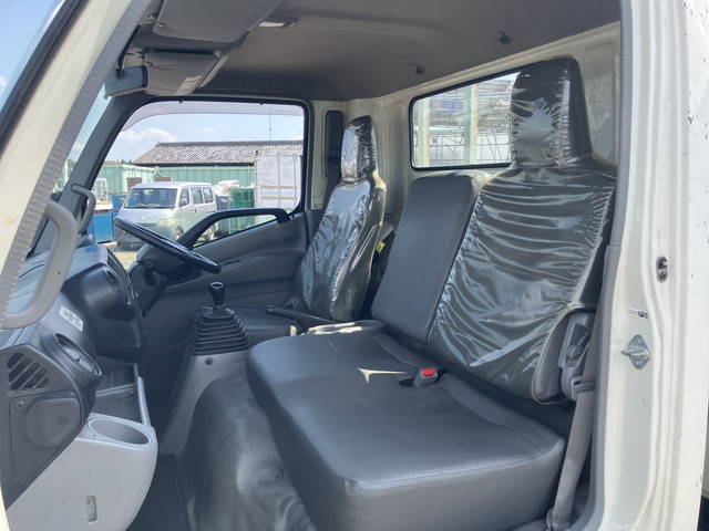 日野デュトロ平ボディ小型（2t・3t）[写真30]