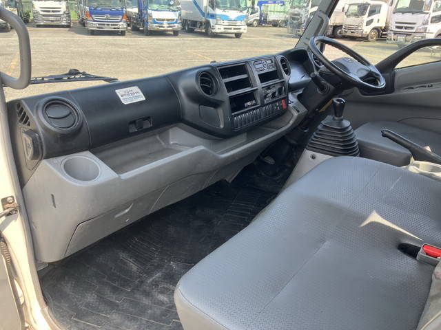 日野デュトロ平ボディ小型（2t・3t）[写真32]