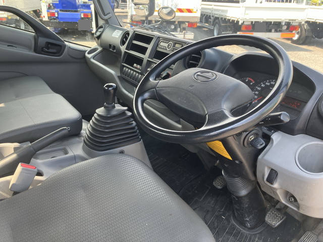 日野デュトロ平ボディ小型（2t・3t）[写真33]