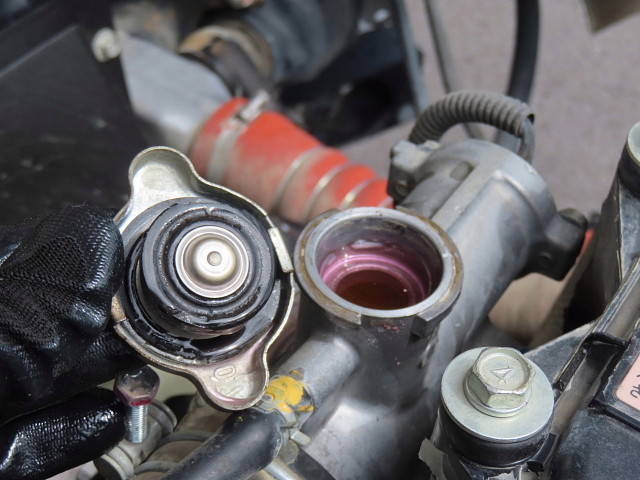 三菱ふそうファイターコンテナ専用車中型（4t）[写真26]