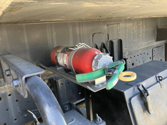 いすゞエルフパッカー車（塵芥車）小型（2t・3t）[写真24]