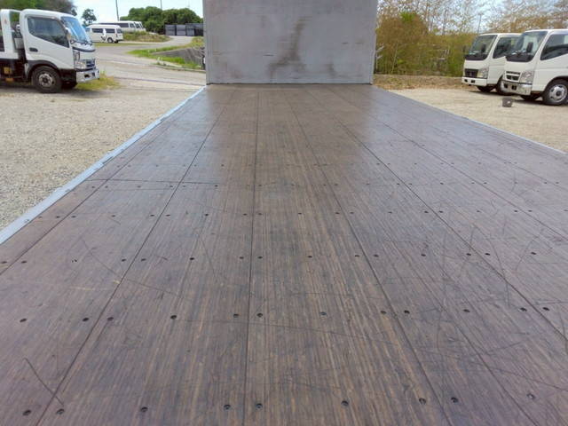 いすゞフォワードアルミウイング中型（4t）[写真11]