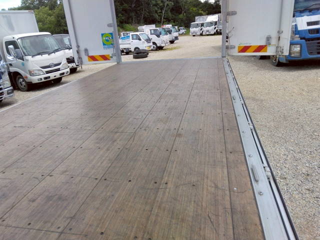 いすゞフォワードアルミウイング中型（4t）[写真12]